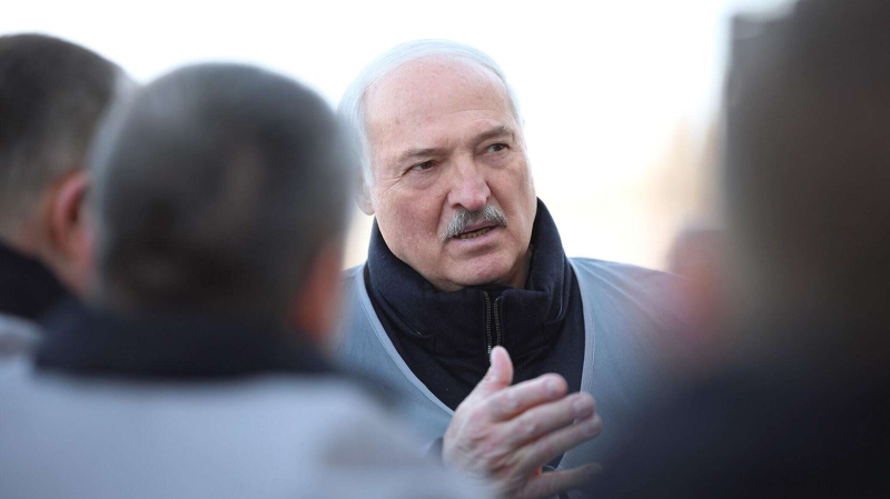 Лукашенко сообщил о падении украинского беспилотника – пострадала женщина Лукашенко сообщил о падении украинского беспилотника – пострадала женщина