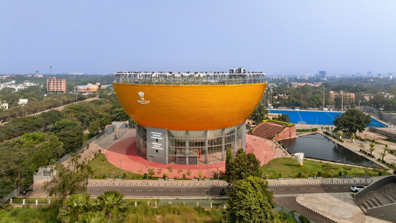 Новый Центр для игры в бадминтон в форме волана, Индия