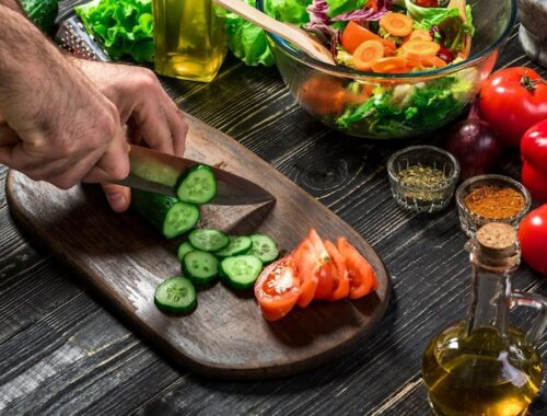 Как правильно нарезать продукты для салата