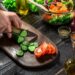 Как правильно нарезать продукты для салата